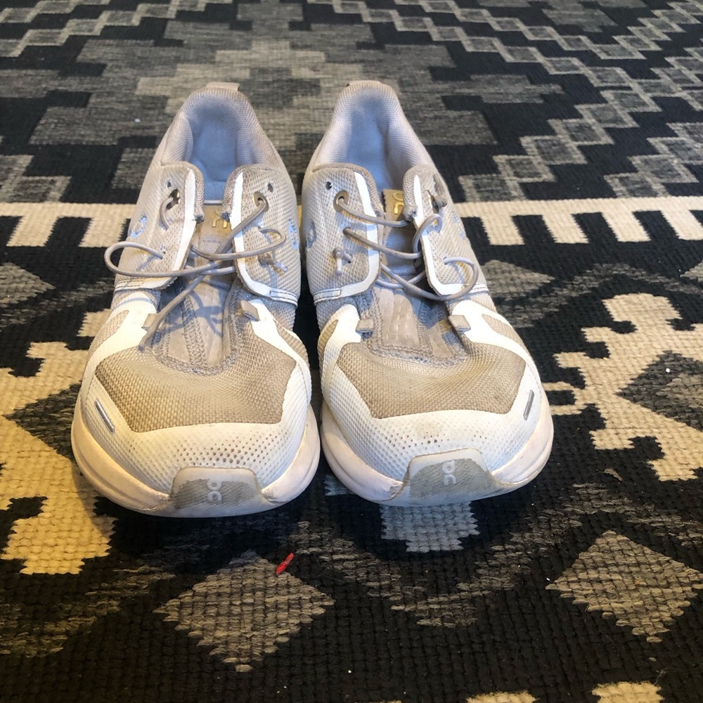 On women’s Trainers cloudrunner